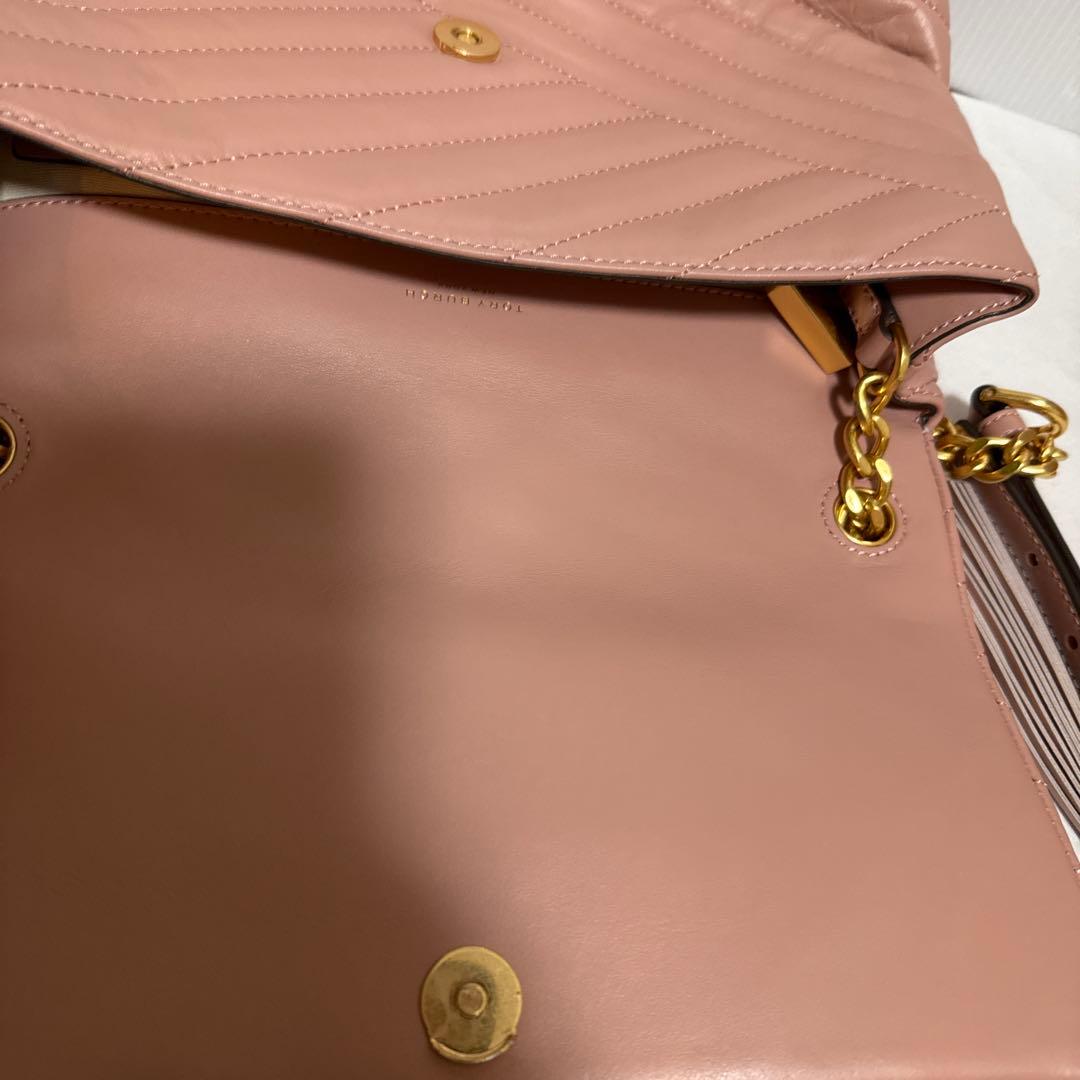 トリーバーチ　ショルダーバッグ　キラシェブロン