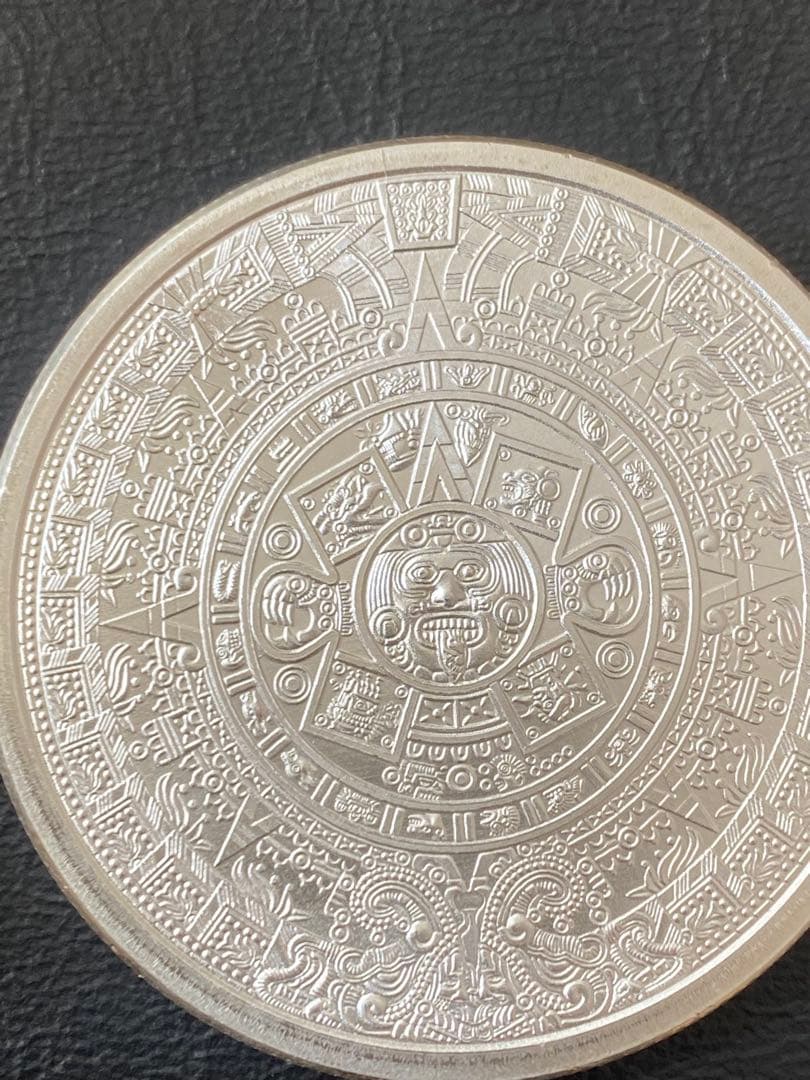 未使用 メキシコ　シルバーラウンド 1oz 純銀 .999 アステカ太陽石