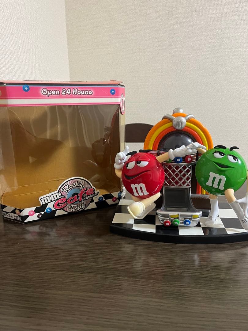 M&M's エムアンドエムズ