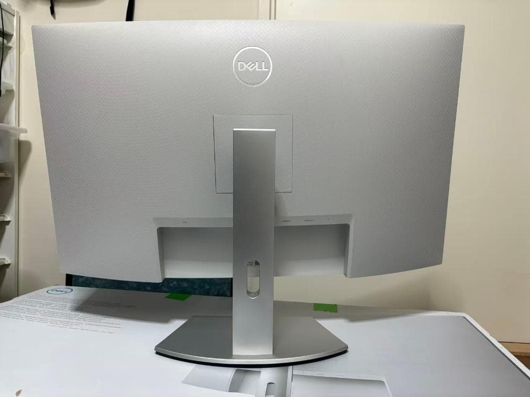 Dell 31.5インチ 曲面 VAモニター FHD FreeSync付