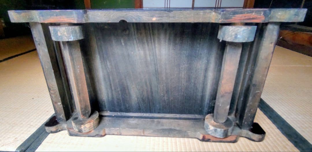 「大切に保管していました」伝統的な日本の木製タンス