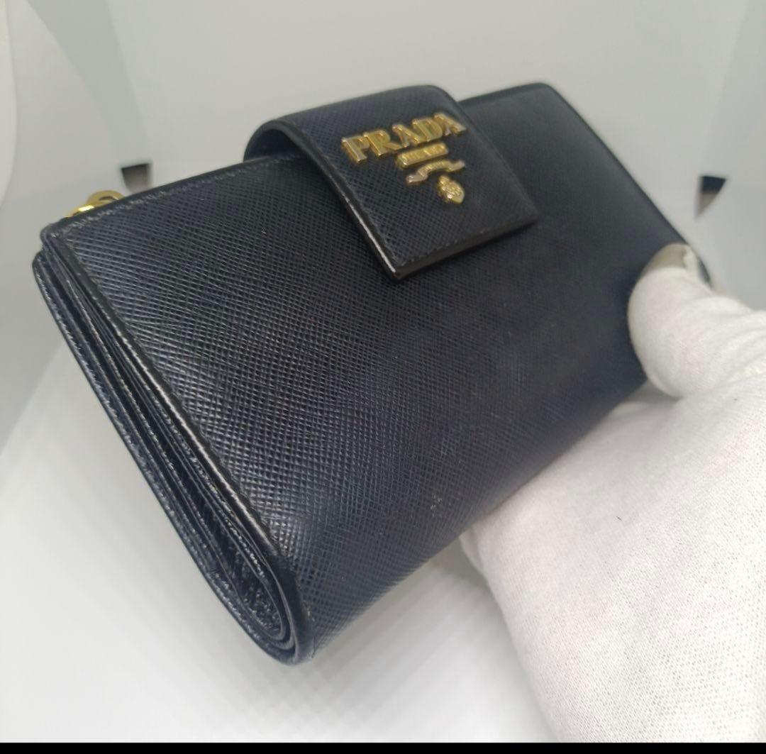 PRADA 二つ折り　中財布