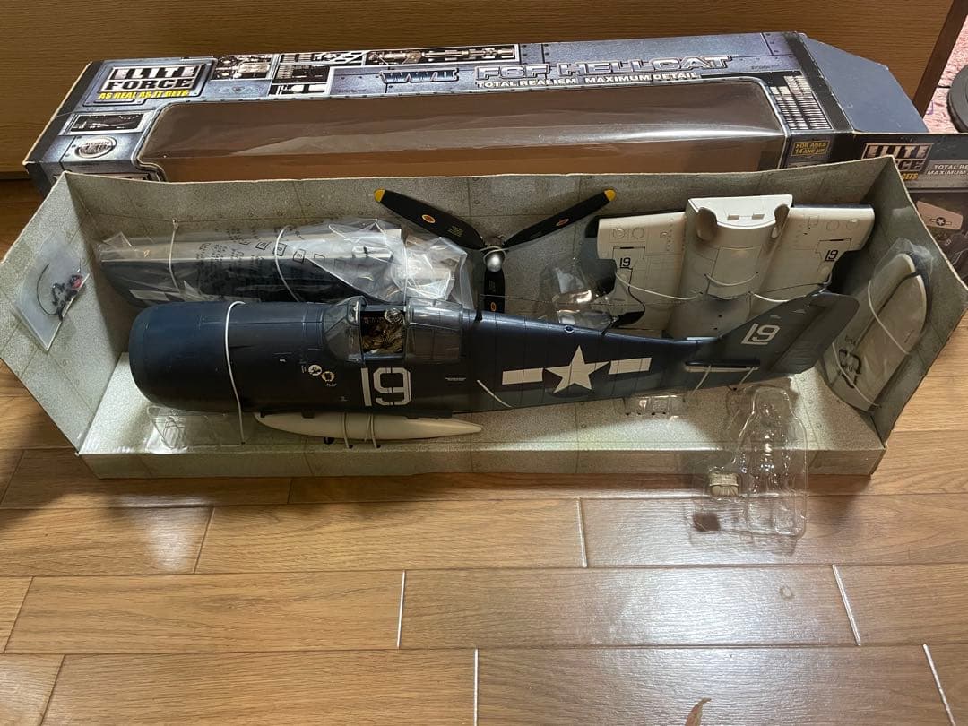 ELITEFORCE 1/18 F6F HELLCAT ヘルキャット
