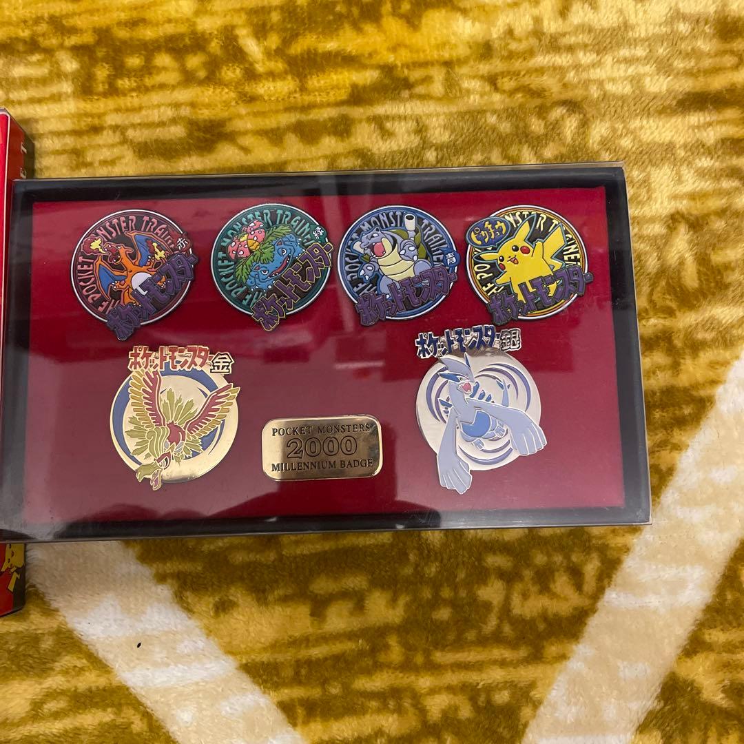 ポケモンセンター東京　3周年記念ピンバッジ &ポケモンミレニアムバッジ