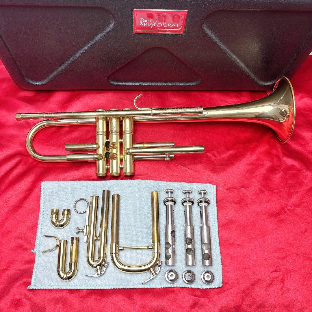 Bach TR600トランペット B♭ マウスピース付き