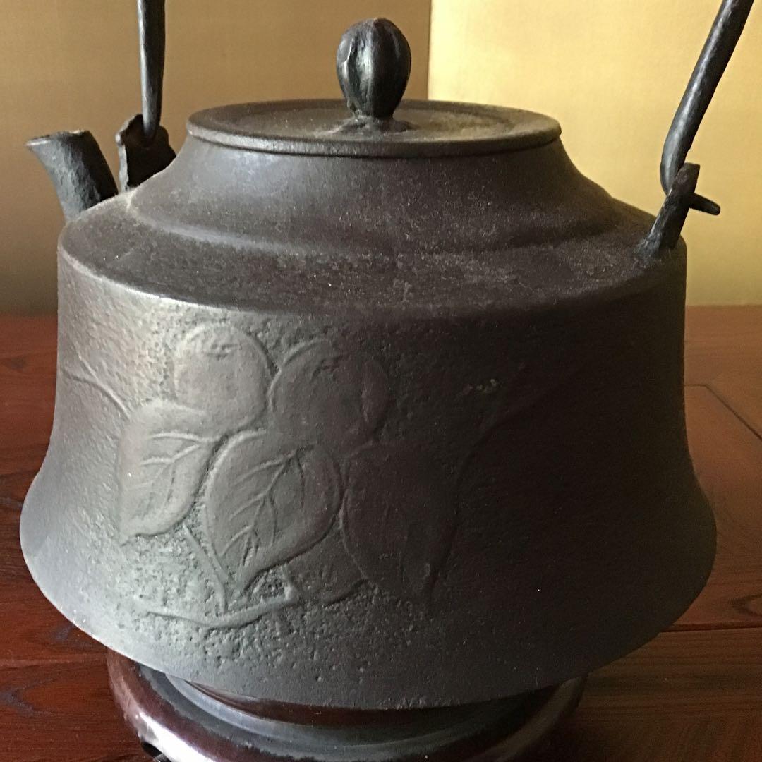 囲炉裏，火鉢様　時代物　大鉄瓶　3L容量