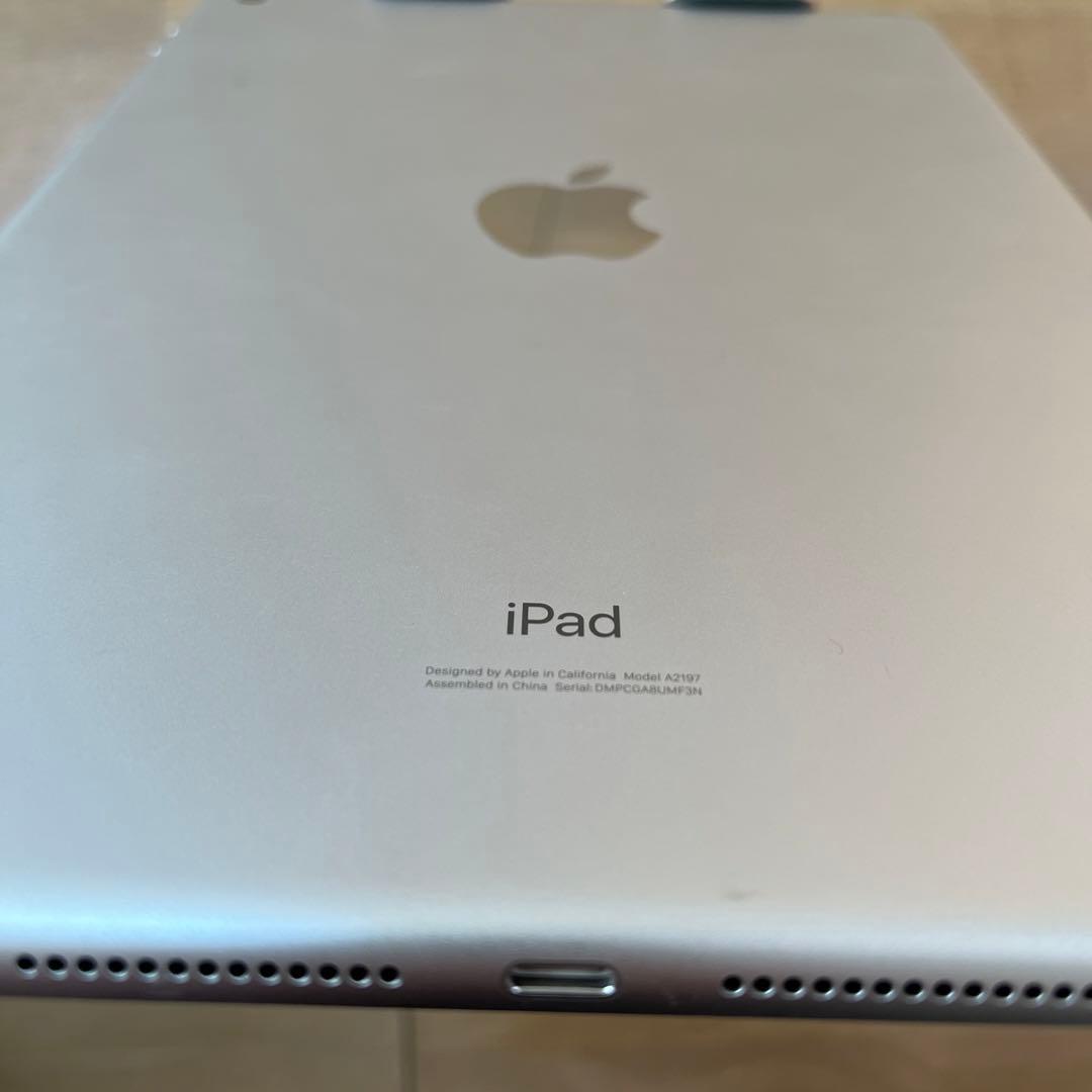 バッテリー新品同様96%iPad7世代Wi-Fi モデル 32G シルバー