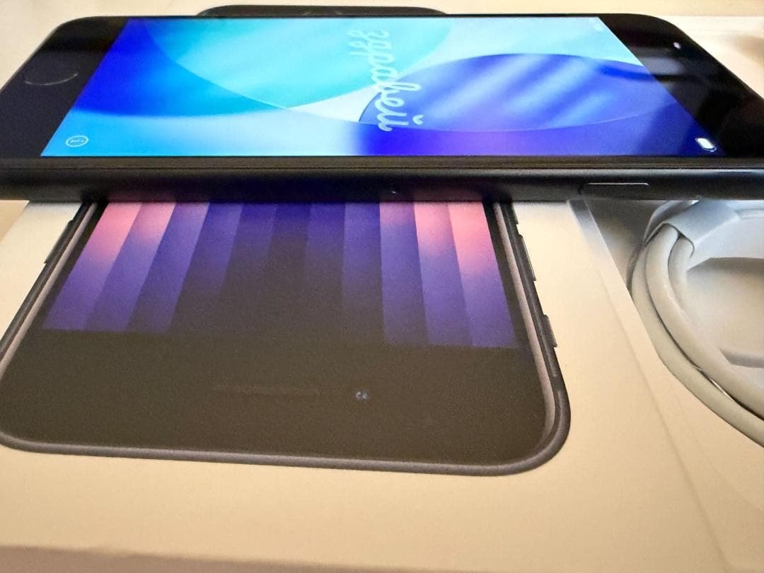 [機能不良あり] Apple iPhone SE (第3世代) 64GB