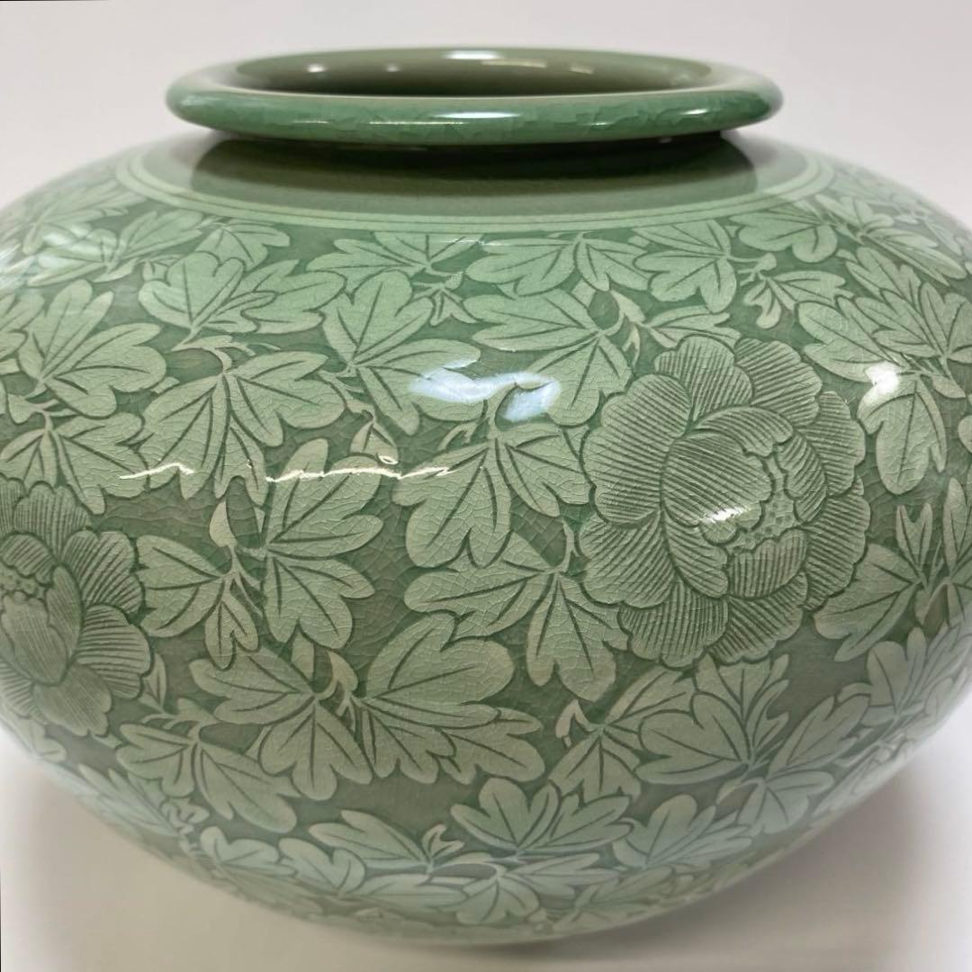 韓国 高麗 青磁 壺 搔き落とし 牡丹 1点 韓国 東谷窯 金正黙