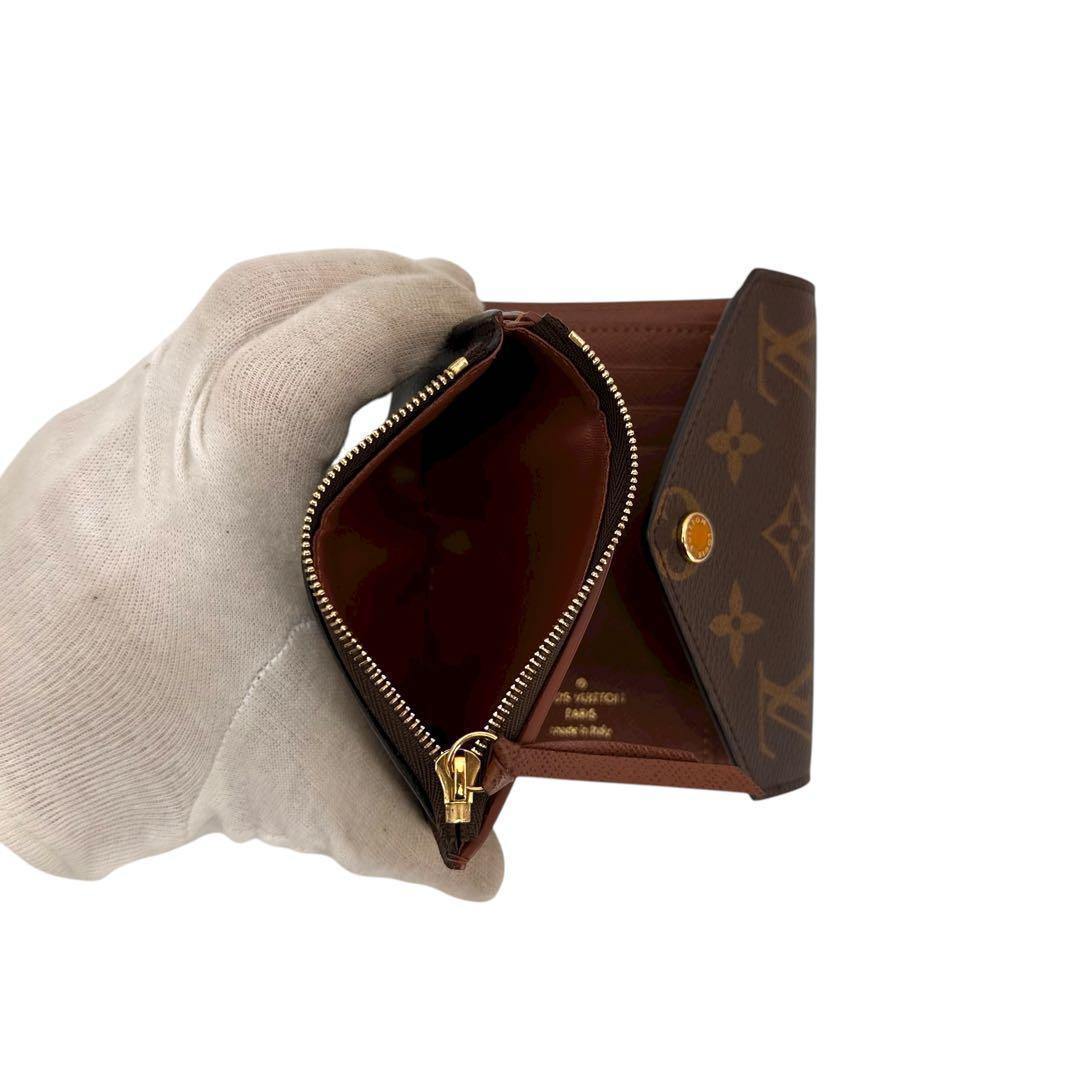 未使用級 新型 ルイヴィトン モノグラム ヴィクトリーヌ 三つ折り財布 茶色