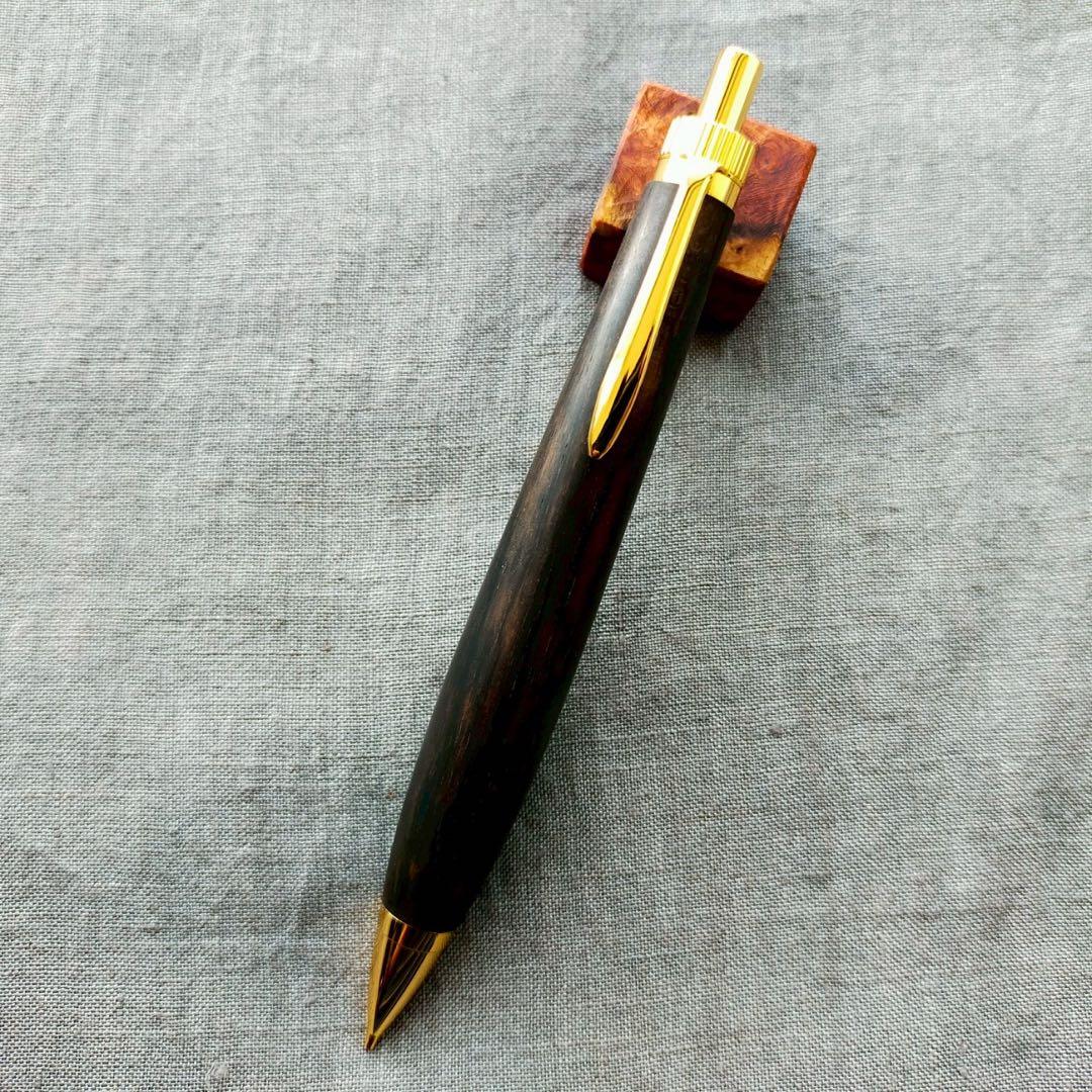 ハンドメイド　木軸シャープぺン　黒柿　孔雀杢　0.5mm　天然木　ゴールド