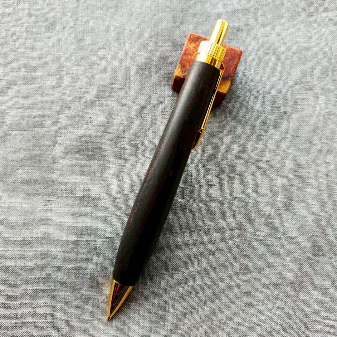 ハンドメイド　木軸シャープぺン　黒柿　孔雀杢　0.5mm　天然木　ゴールド