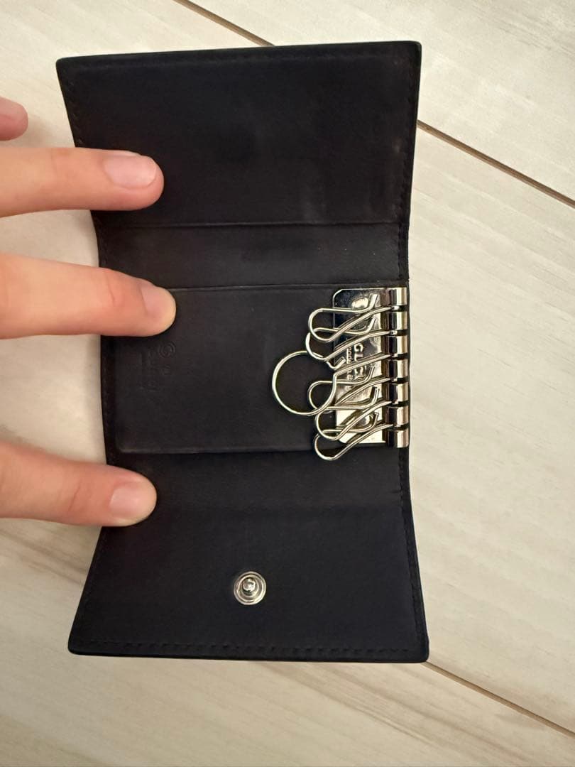 Gucci ブラック レザー キーケース