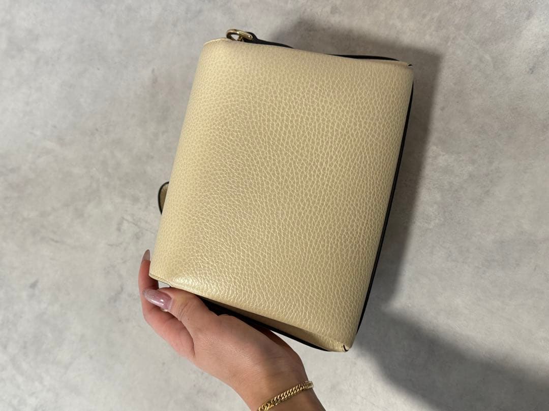 GUCCI アイボリー ショルダーバッグ