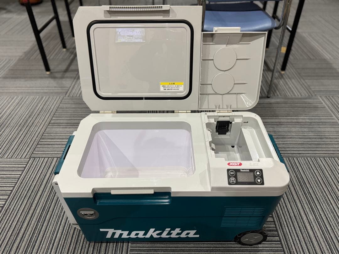 マキタ充電式保冷温庫CW001G