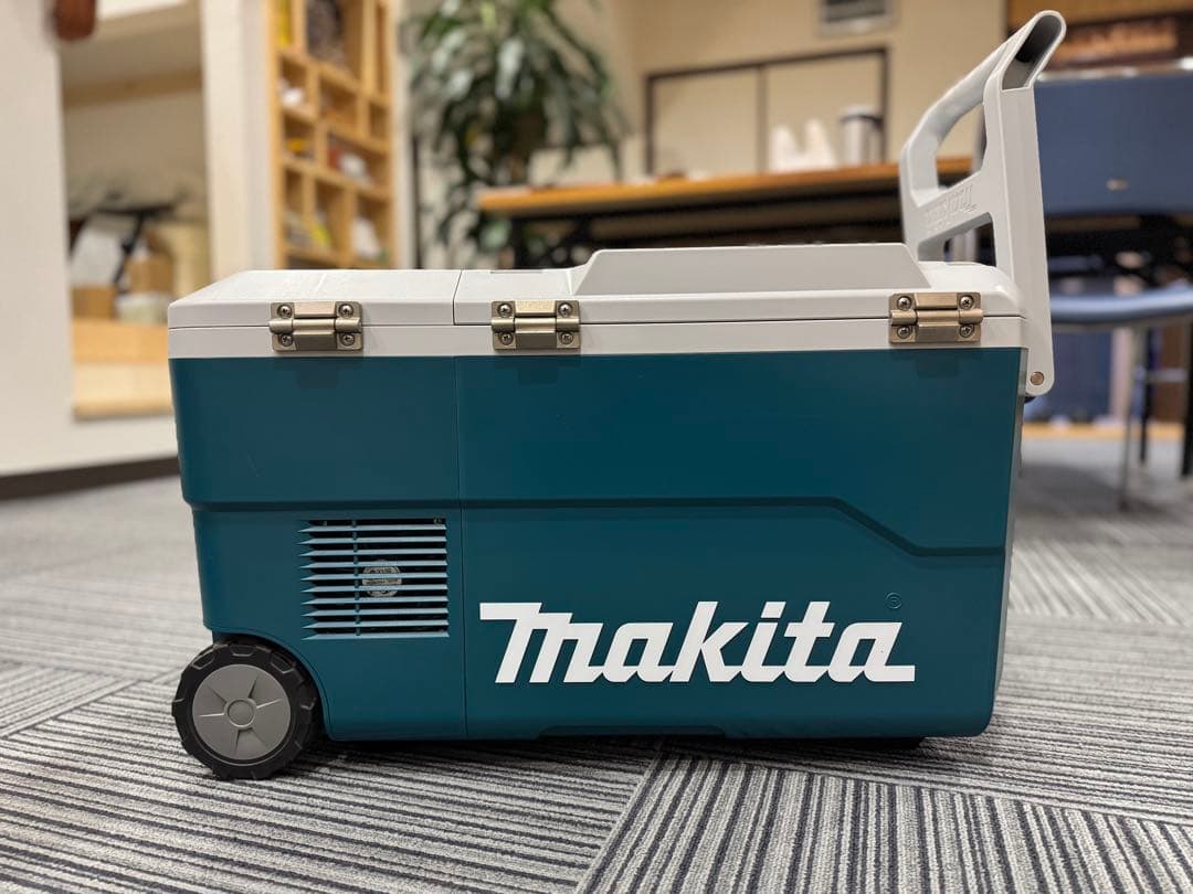 マキタ充電式保冷温庫CW001G