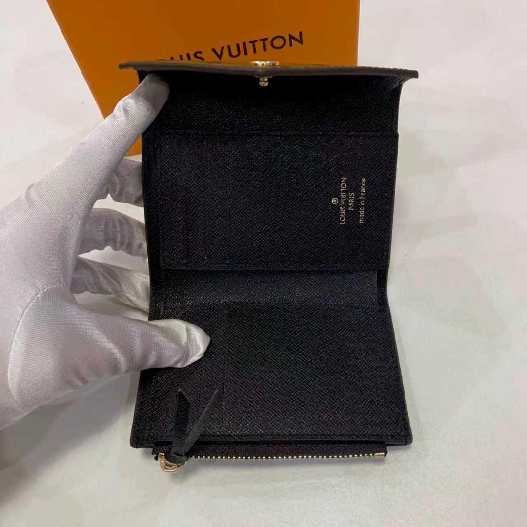 【箱つき極美品】 三つ折り財布