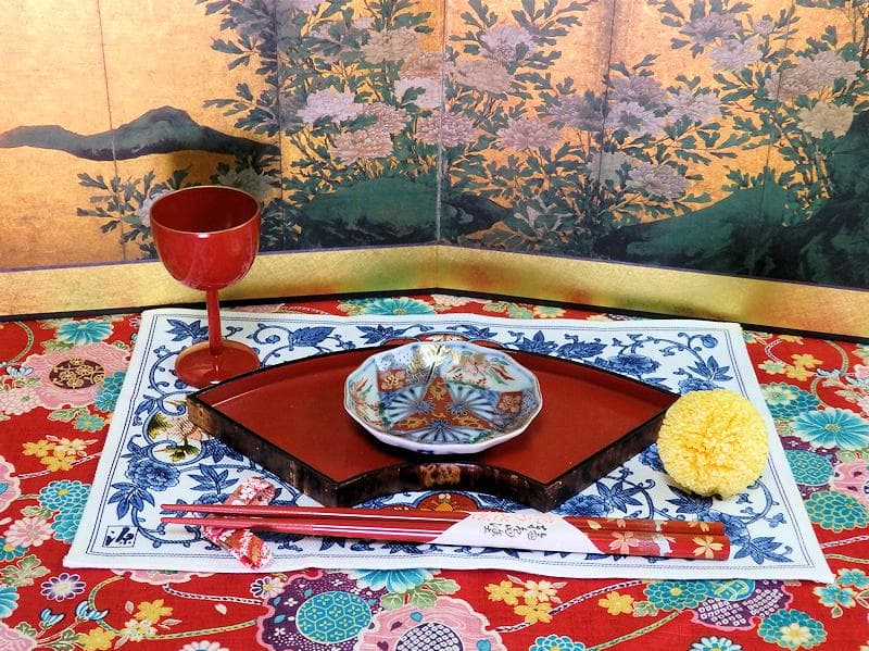 大聖寺伊万里　金襴手　桐に鳳凰　石畳紋の図　豆皿　E027AS-CTt