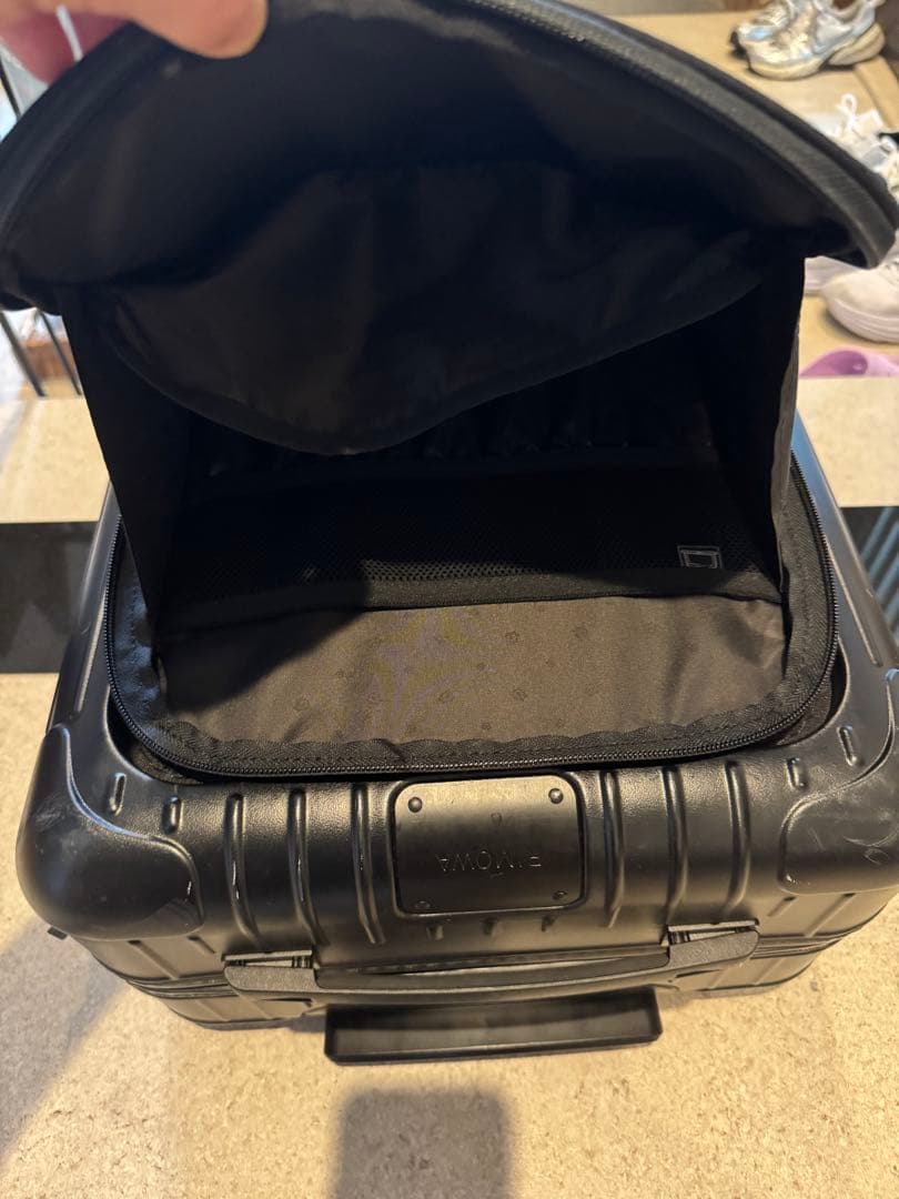 訳あり RIMOWA Essential Sleeve キャビンプラス ポケ破損