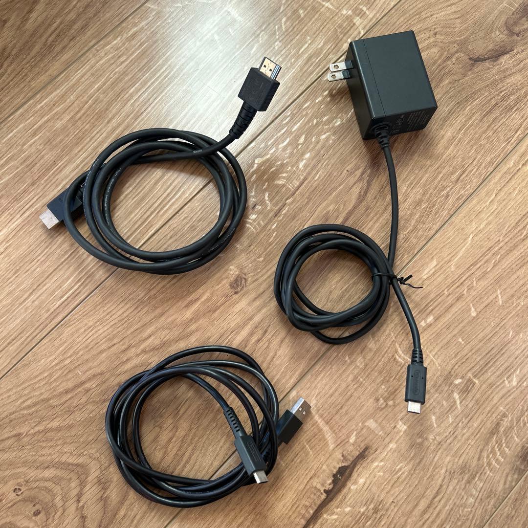 Nintendo Switch本体セット　任天堂　ジョイコン付き