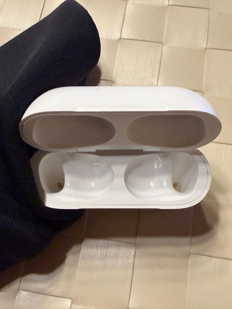 AirPods pro 第2世代 Apple Lightning 完動品 箱あり