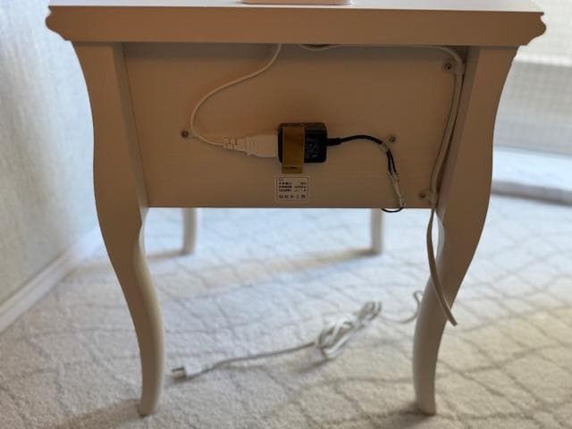 【美品】カンティーニュ　ナイトテーブル（フットライト付き）