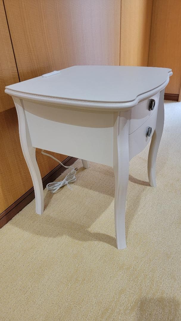 【美品】カンティーニュ　ナイトテーブル（フットライト付き）