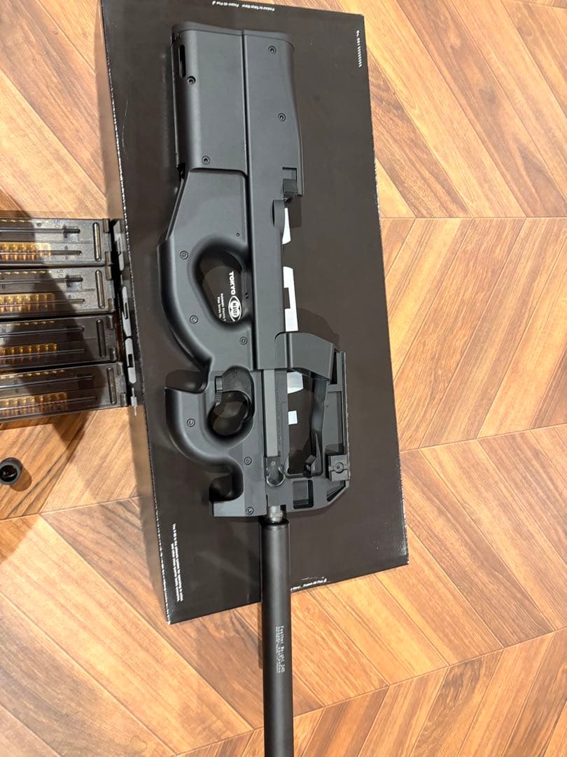 東京マルイ　P90プラス　P90+ サイレンサー　バッテリー・充電器　セット