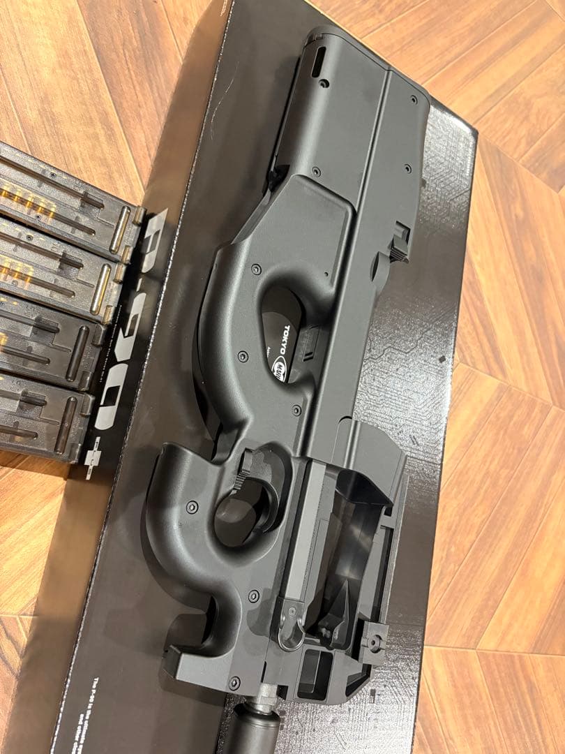 東京マルイ　P90プラス　P90+ サイレンサー　バッテリー・充電器　セット