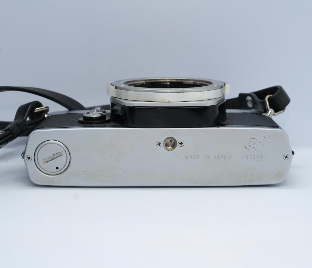 【美品】OLYMPUS OM-1 レンズ2本 木製グリップ付　フイルムカメラ