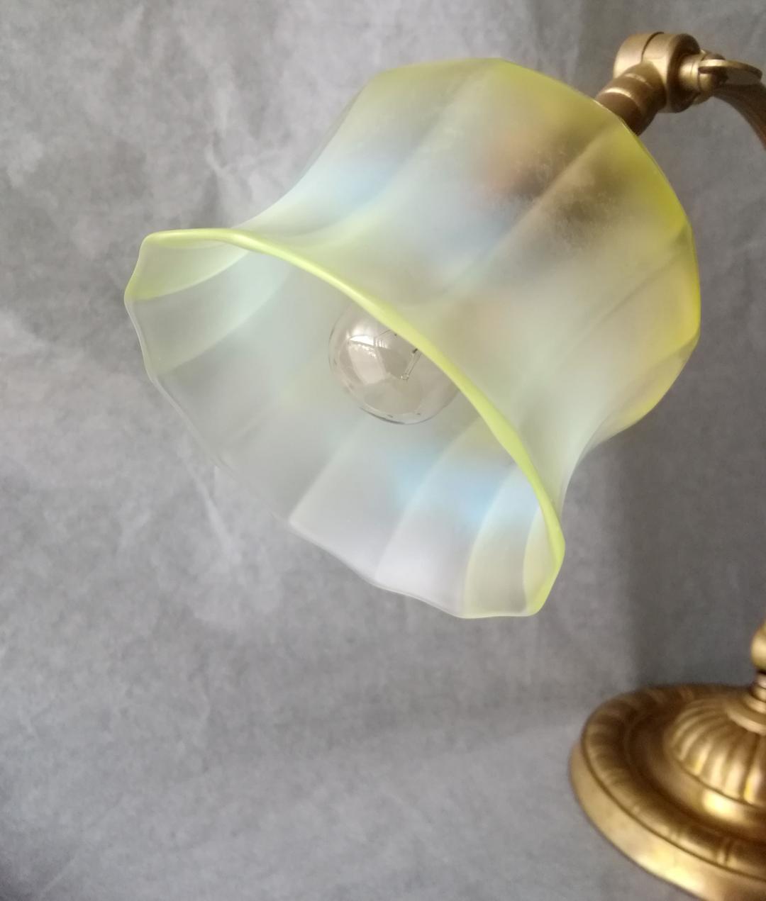 逸品　アール・デコ　テーブルデスクランプ　ウラン&オパルセントG真鍮　フランス