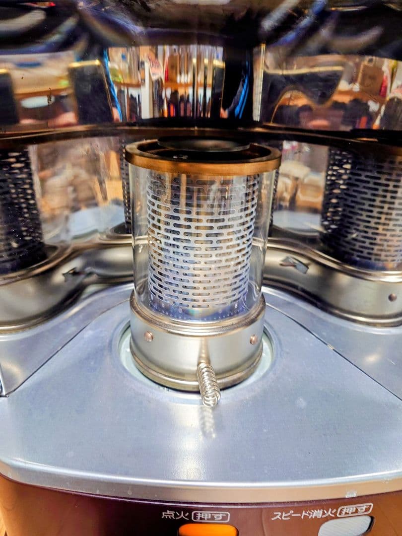 これから寒さ本番前にコロナ製石油ストーブ。