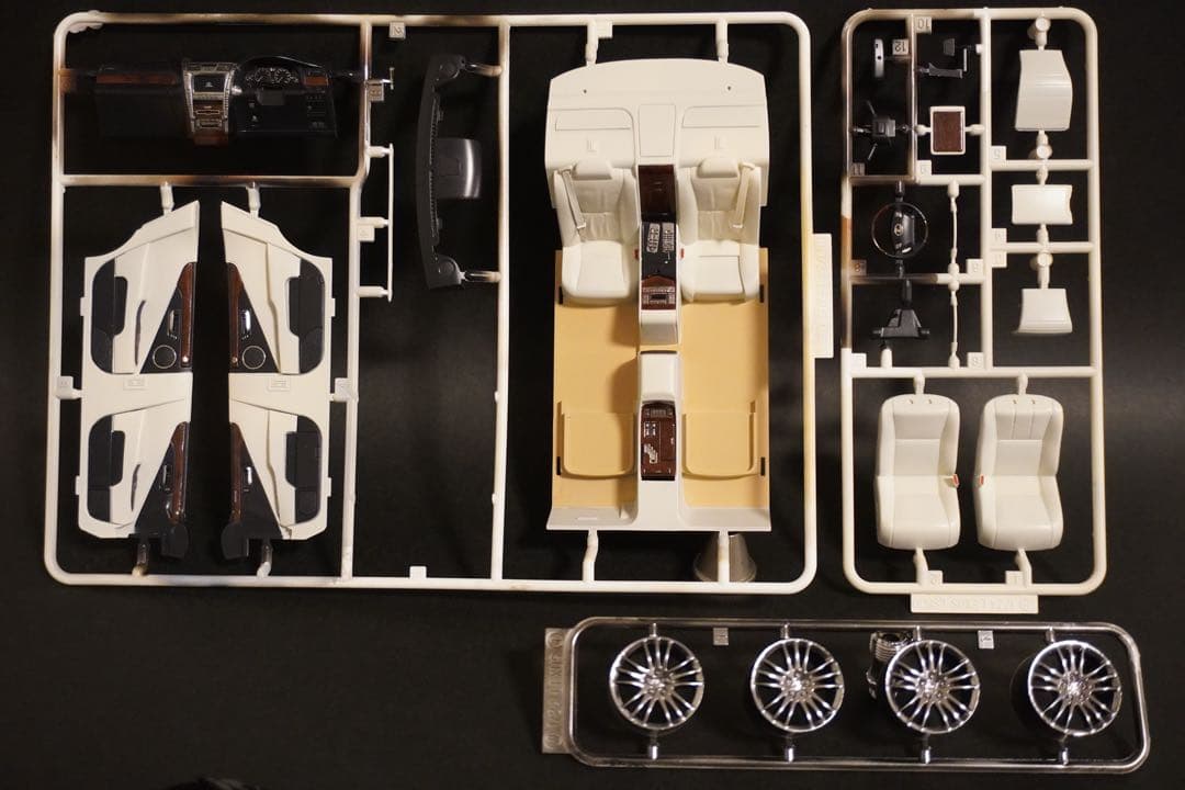 塗装済み 7分完成品 フジミ製 1/24 レクサス LS600hL OPホイール