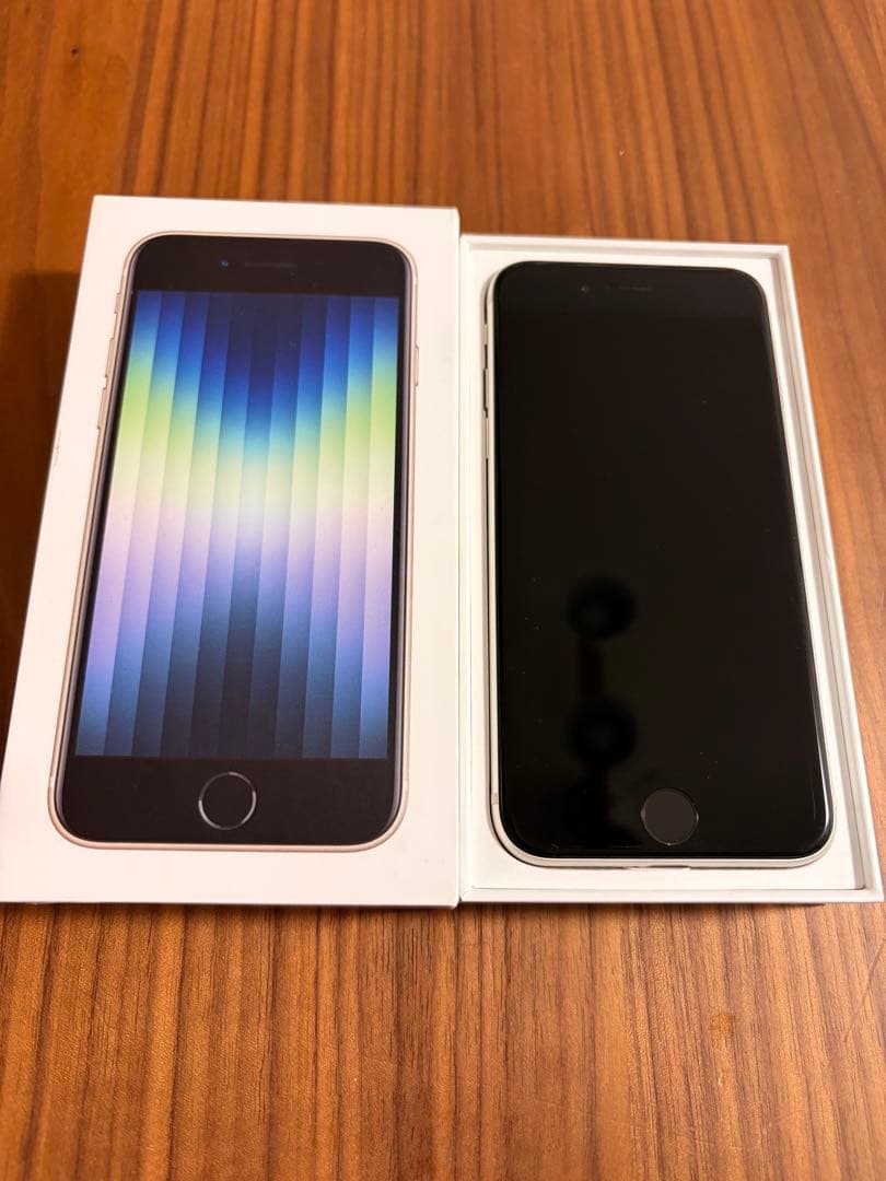 Apple iPhone SE (第3世代) 64GB スターライト