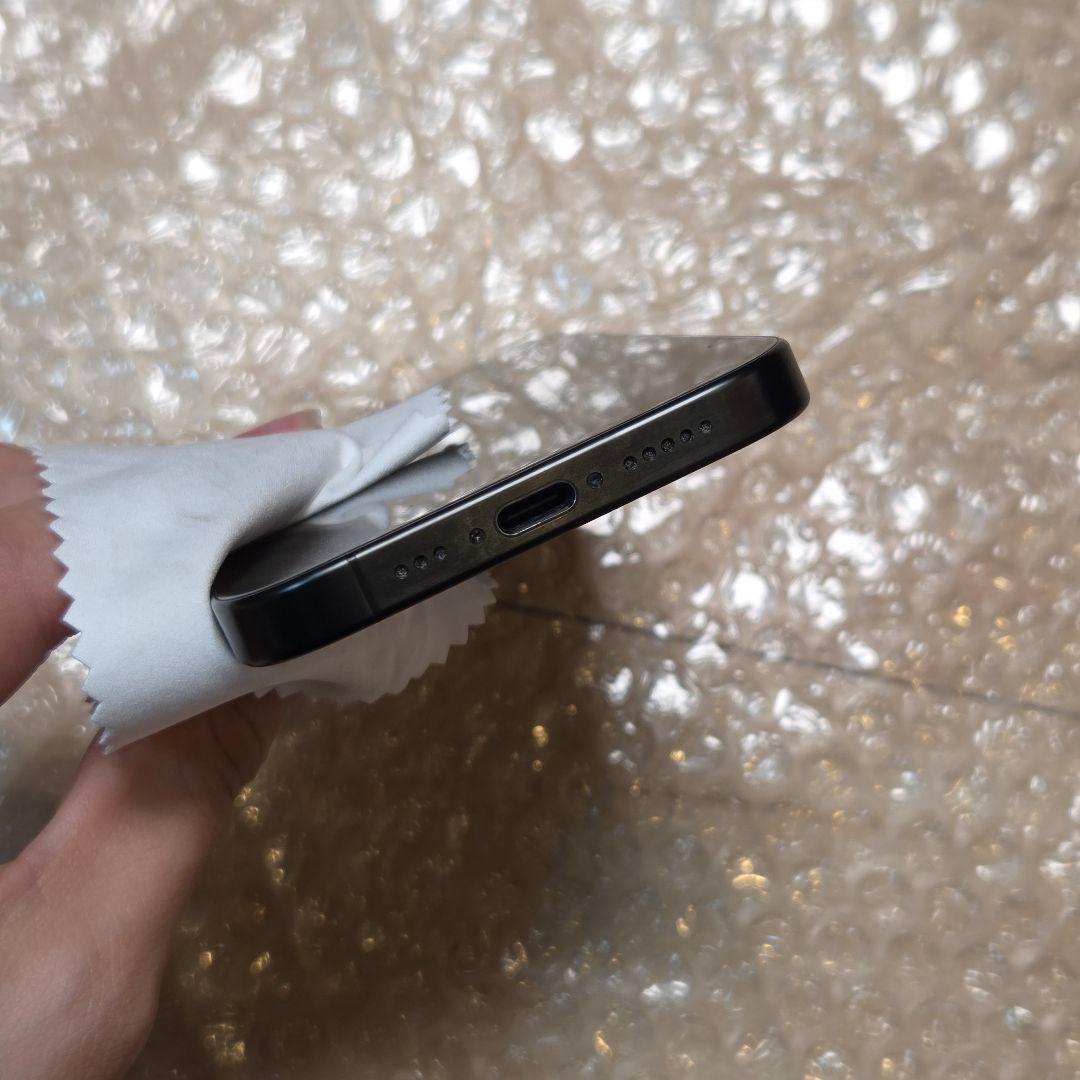 iPhone 15 Pro 256GB ブラックチタニウム