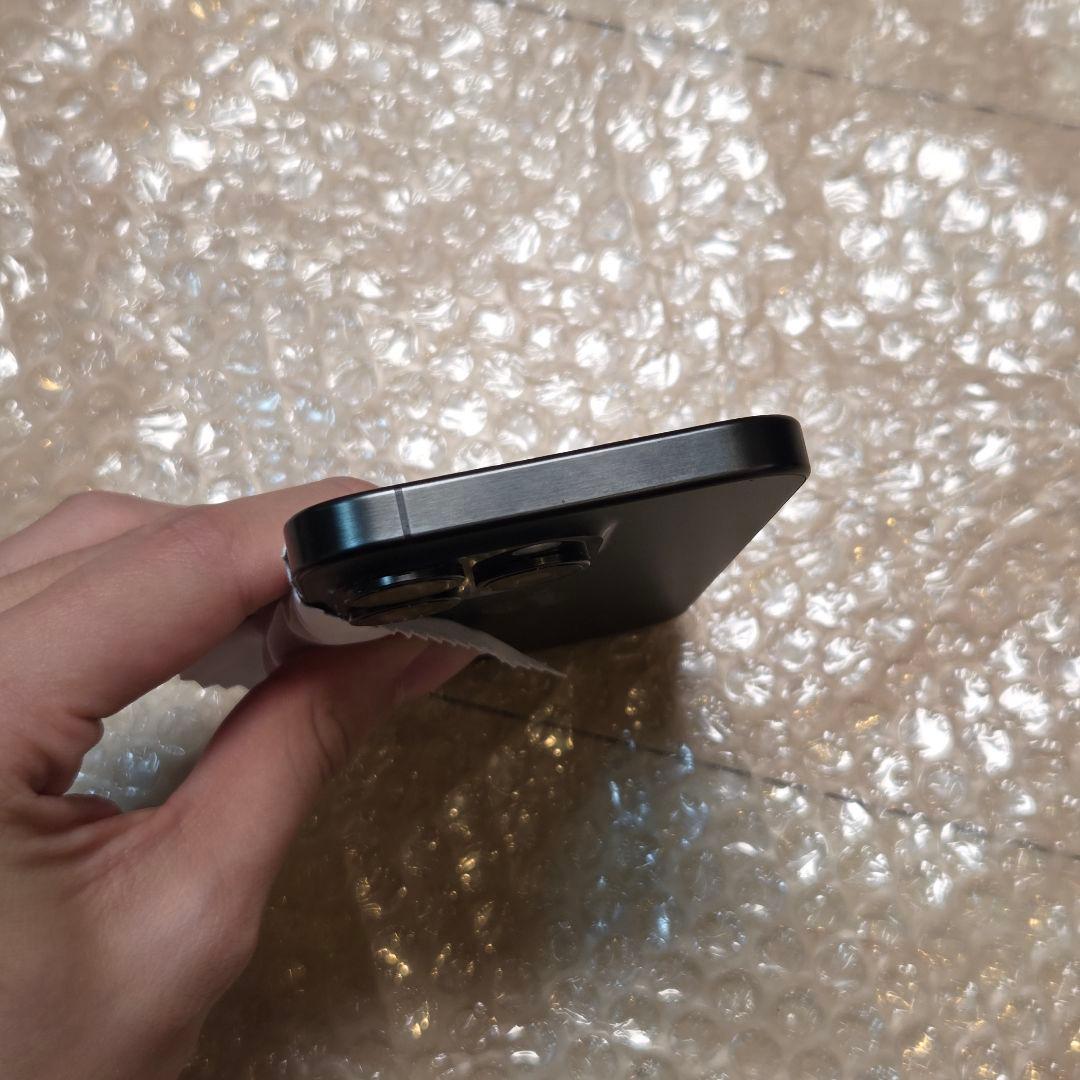 iPhone 15 Pro 256GB ブラックチタニウム