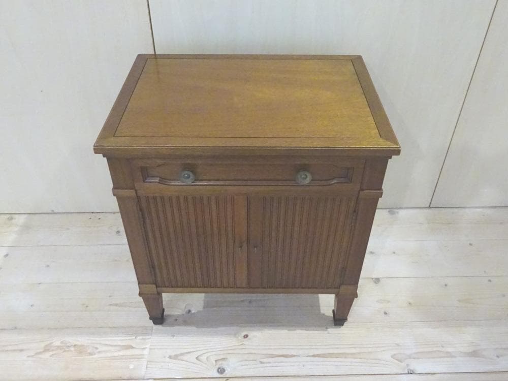 七海　ドレクセルヘリテイジ　トライユン　サイドテーブル　ナイトテーブル