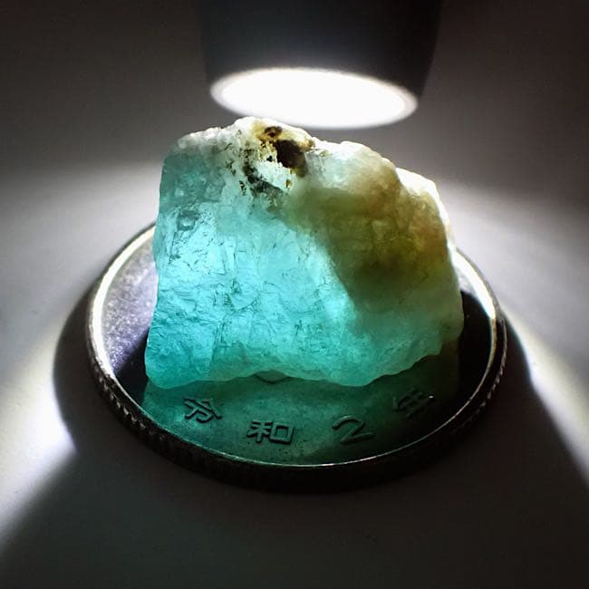 【マダガスカル産】グランディディエライトの原石⑥