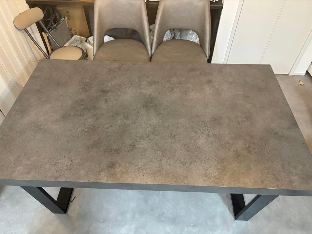 【送料込み】ダイニングテーブル　お洒落　モダン