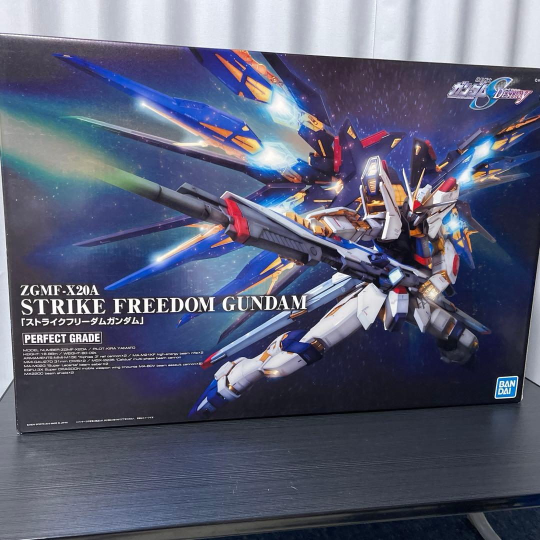 PG 1/60 ZGMF−X20A ストライクフリーダムガンダム(未開封品)