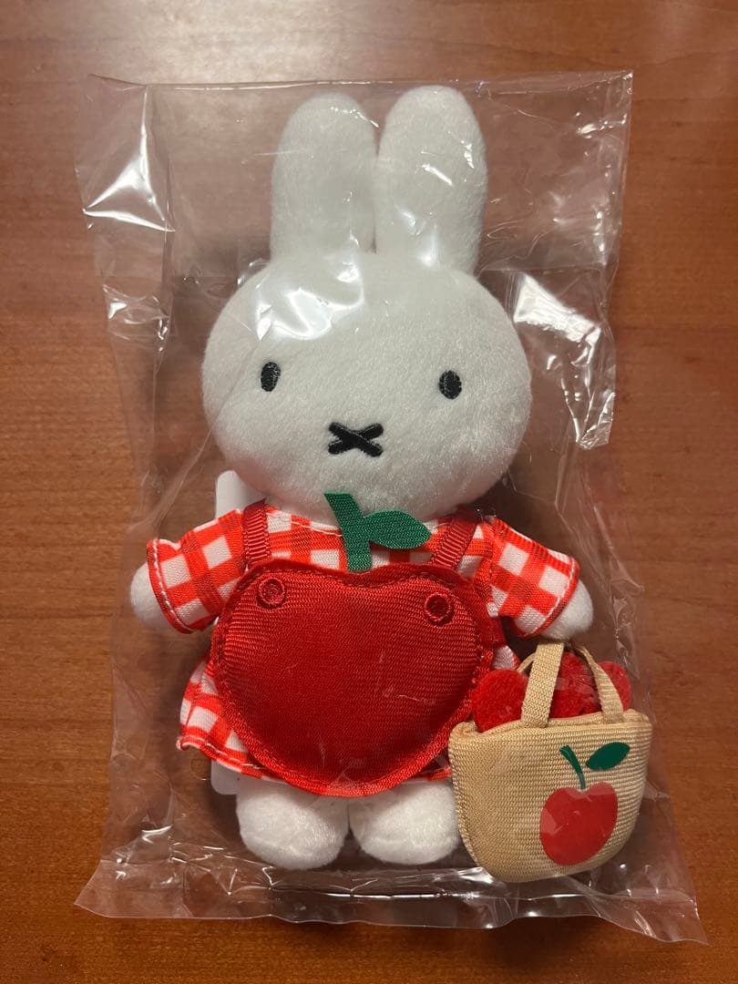 ミッフィー　リンゴエプロンマスコット