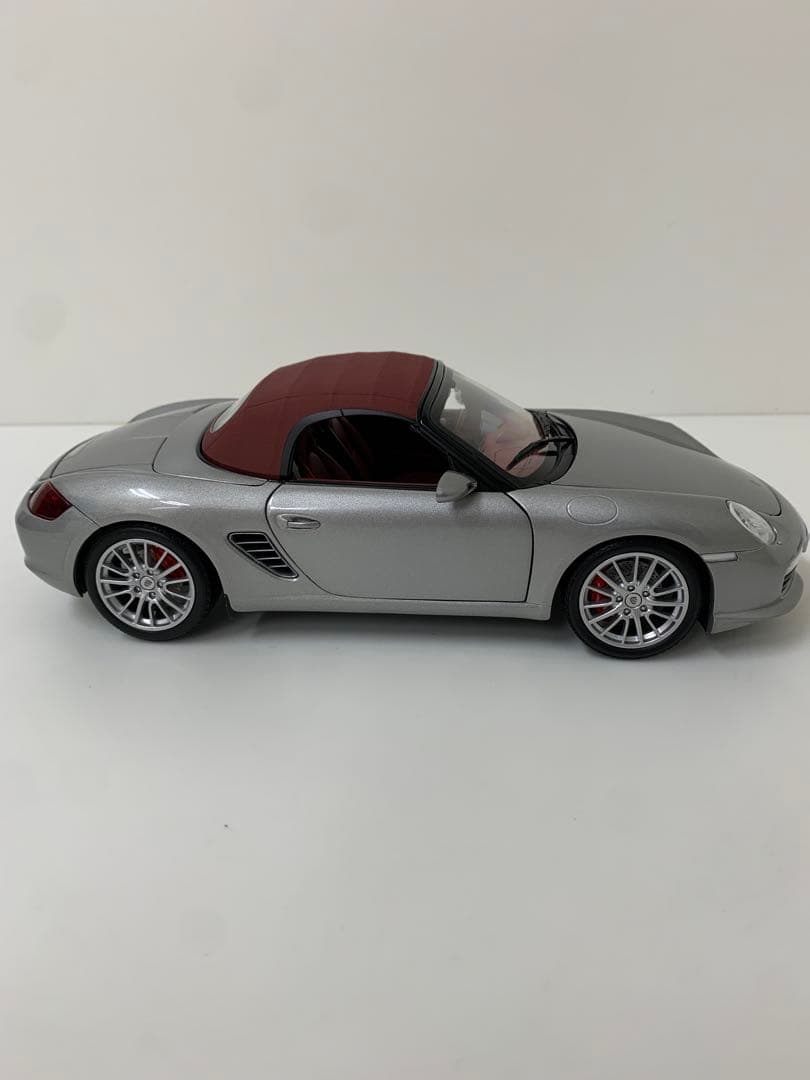 ポルシェ ボクスター 1/18 ミニカー シルバー/レッド