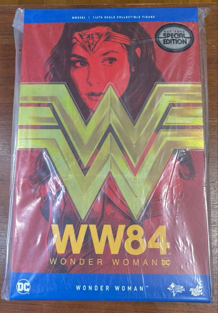 ホットトイズ　ワンダーウーマン １９８４ ボーナスアクセサリー付き 新品未開封品