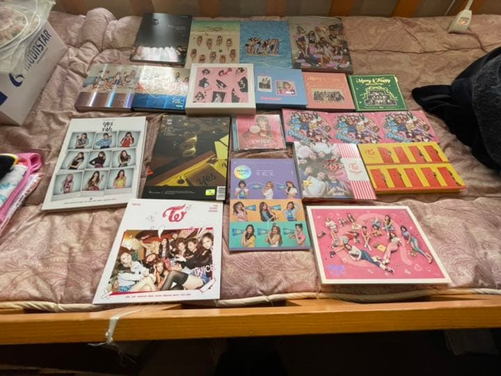 twiceのアルバム、タオル、うちわ