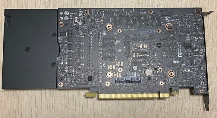 【値引き】NIVIDIA RTX 4000（Quadro系グラフィックカード）
