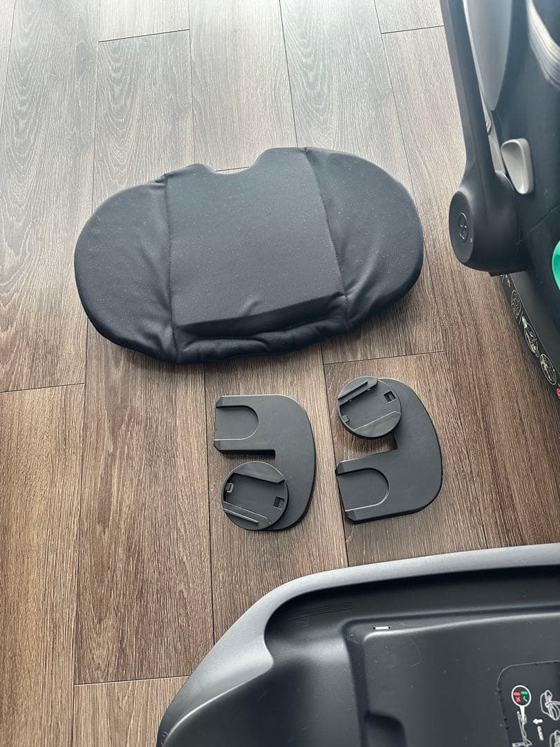 セール！美品cybex エイトン S2 i-size + ベースワン セット