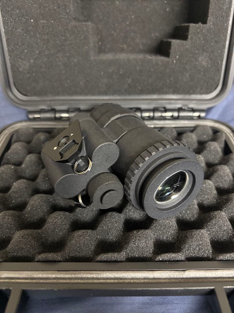 PVS-18 Gen2+ ナイトビジョン P45 白燐