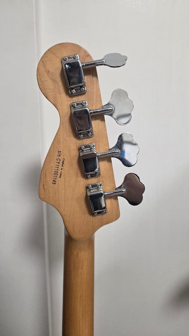 ベース Squier Affinity Series Bass Blue