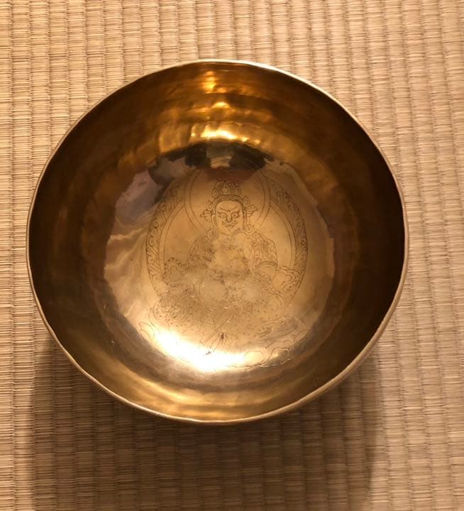 ヨガやヒーリングに手打ちシンギングボウル22cm 宝蔵神