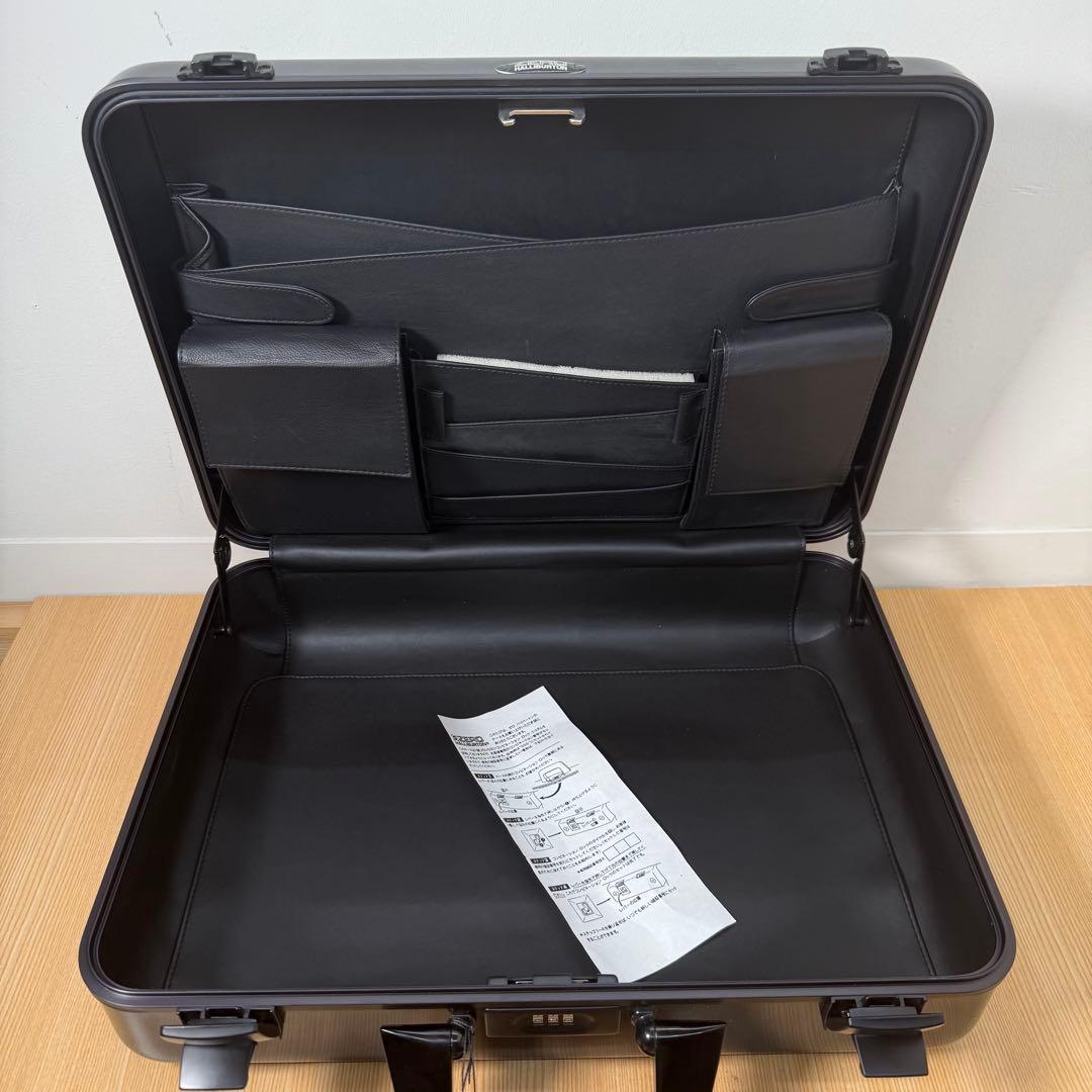 ZERO HALLIBURTON アタッシュケース　紺色　ゼロハリバートン